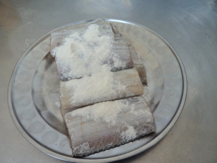 家熬鱼步骤2