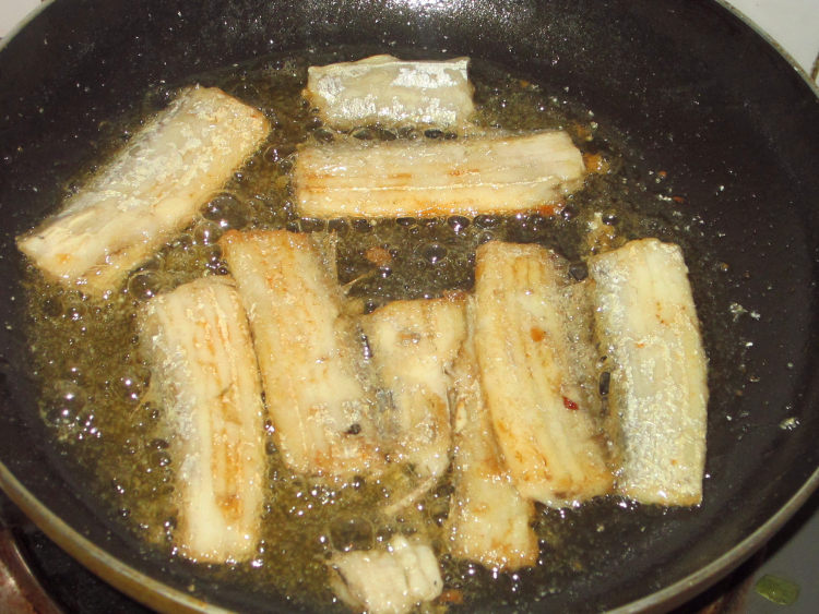 麻辣酥带鱼步骤2