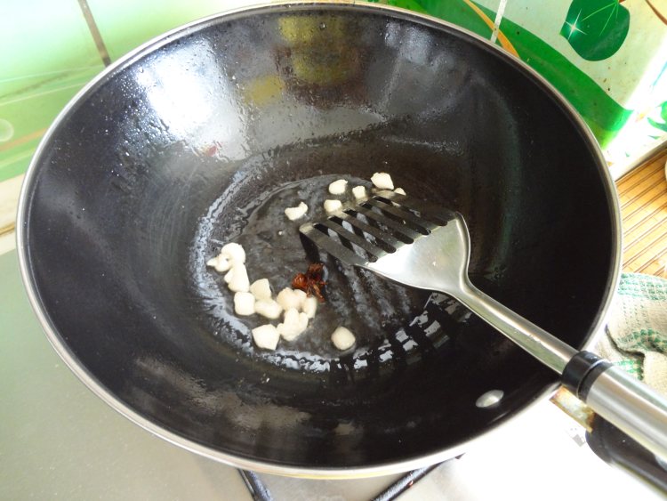 香菇炖带鱼步骤6