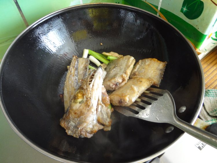 香菇炖带鱼步骤8