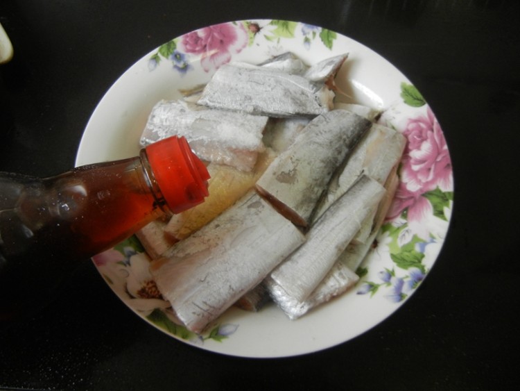 豆豉蒸带鱼步骤2