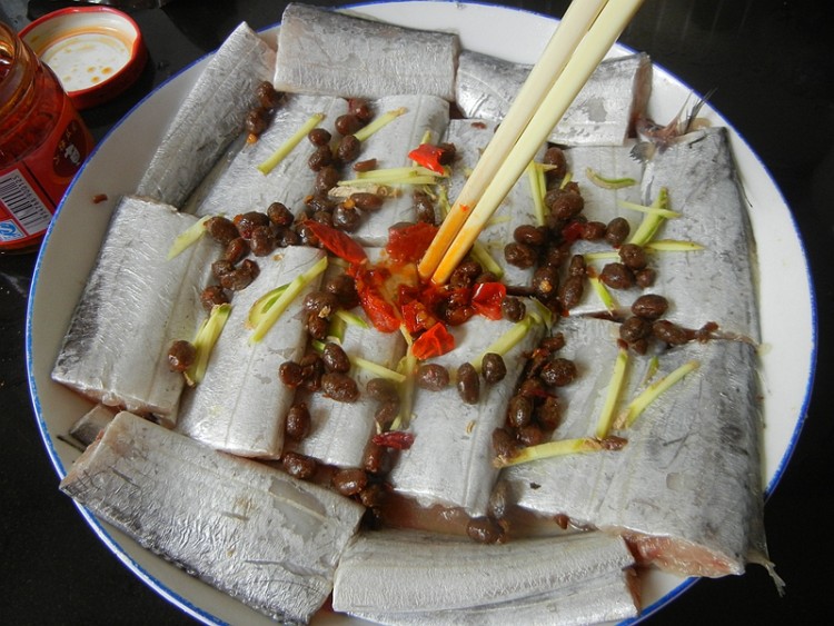 豆豉蒸带鱼步骤4