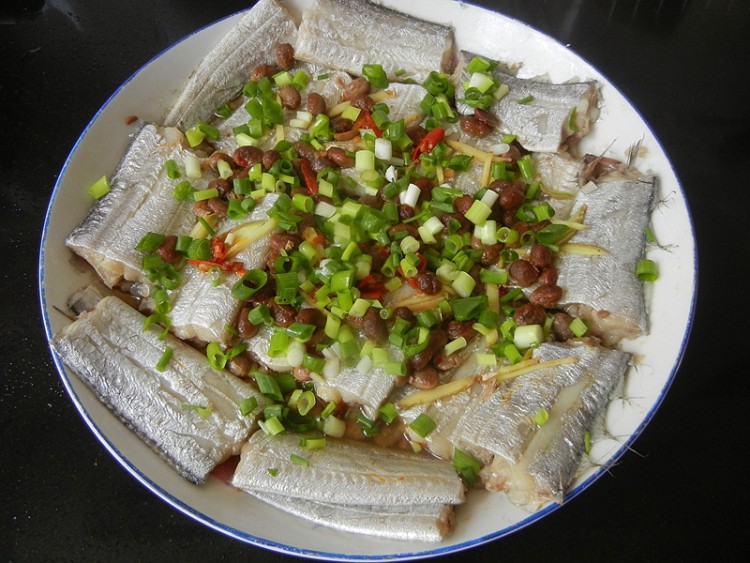 豆豉蒸带鱼步骤8