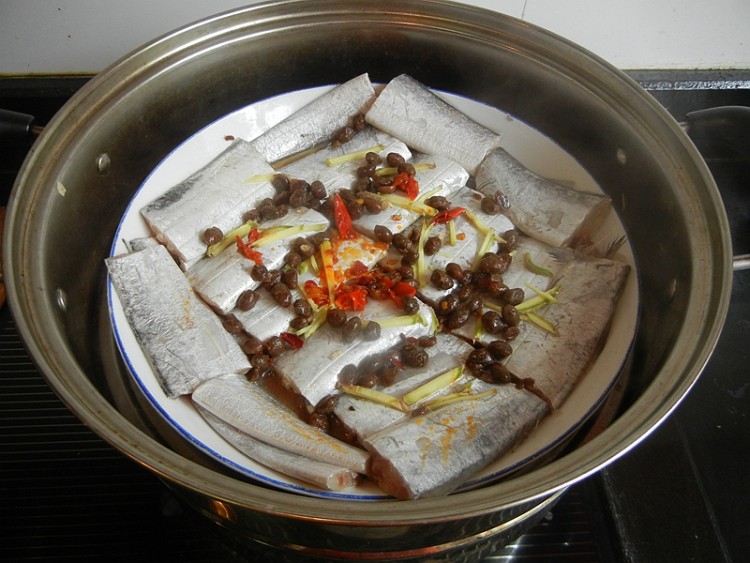 豆豉蒸带鱼步骤5