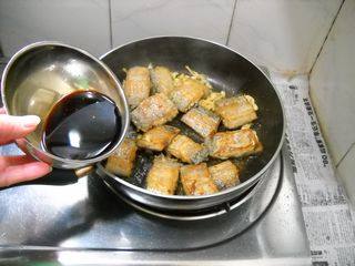 黄酒辣烹带鱼步骤9