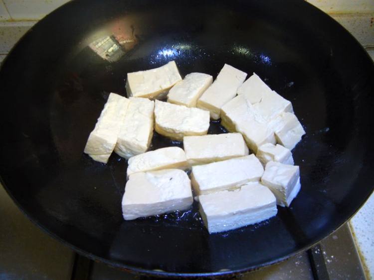 老豆腐烧带鱼步骤4