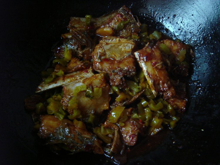 酸菜烧带鱼步骤7