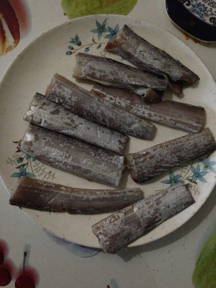 茄子红烧带鱼步骤1