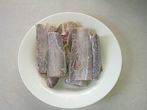 红烧带鱼豆腐步骤2