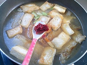 红烧带鱼豆腐步骤10
