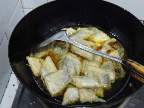 麻辣干烧带鱼步骤8