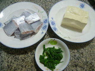带鱼烧豆腐步骤1