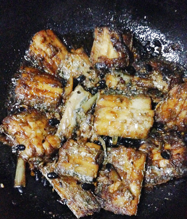 豆豉酥带鱼步骤11