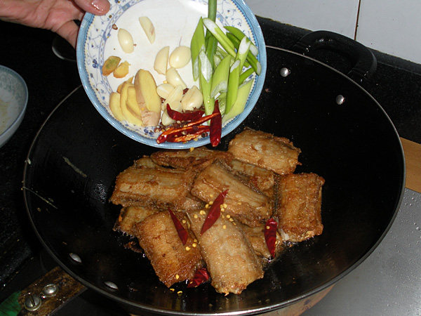 酸豆角烧带鱼步骤9