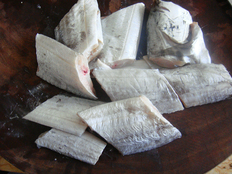 带鱼扒白菜步骤2