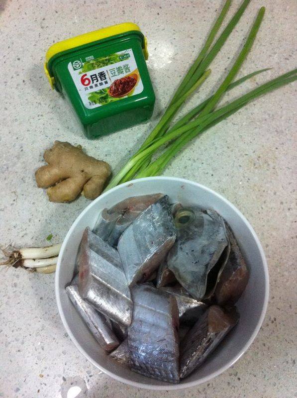 豆酱蒸带鱼步骤1
