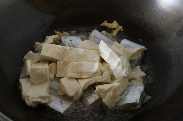 带鱼炖豆腐步骤9