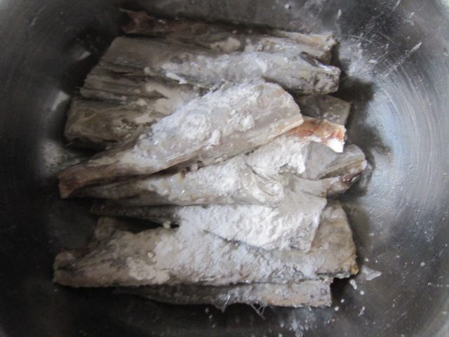 香煎糖醋带鱼步骤3