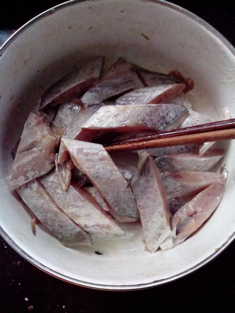 烧烤味带鱼步骤5