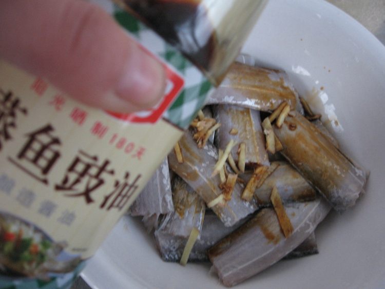 电饼铛焖带鱼步骤3