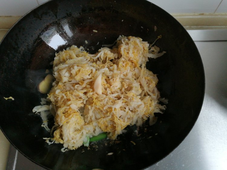 酸菜鱼腩冻豆腐步骤6