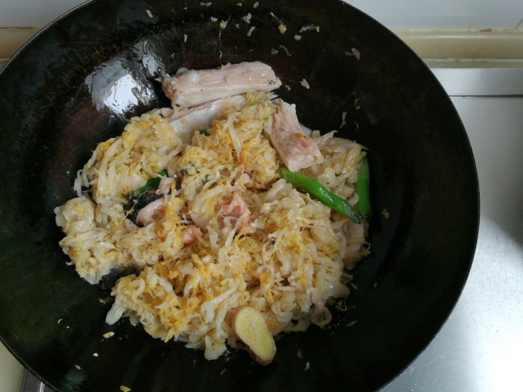 酸菜鱼腩冻豆腐步骤7