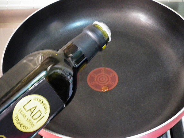 三文鱼牛油果沙拉步骤6