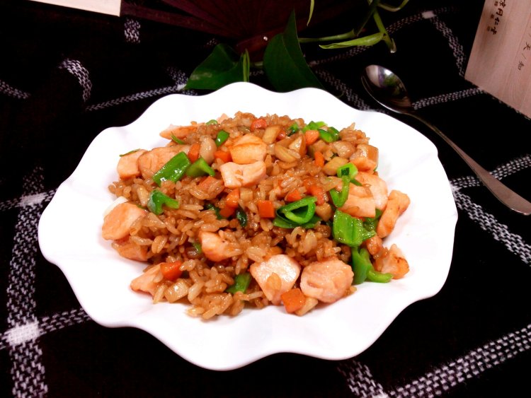三文鱼炒饭步骤10