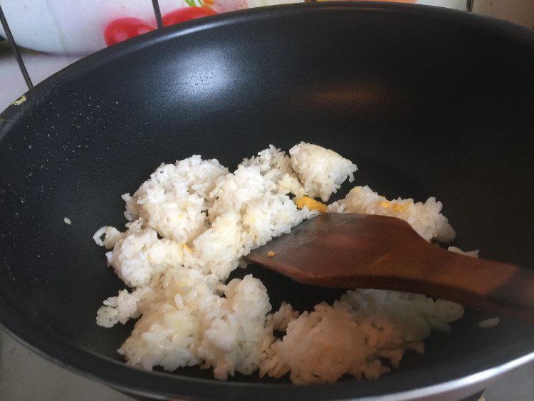 榆钱三文鱼炒饭#多效步骤9