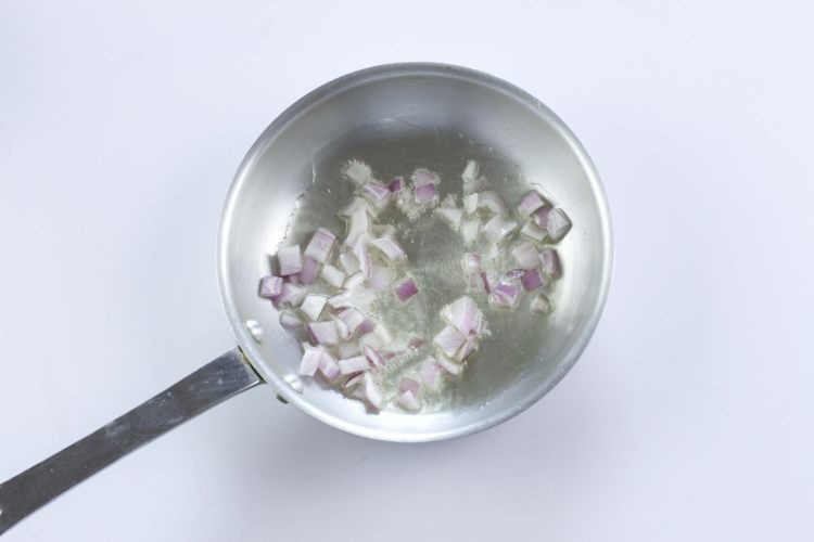 鲜芦笋三文鱼丁步骤2