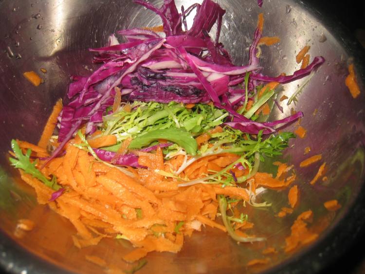干煎三文鱼伴蔬菜沙拉步骤3