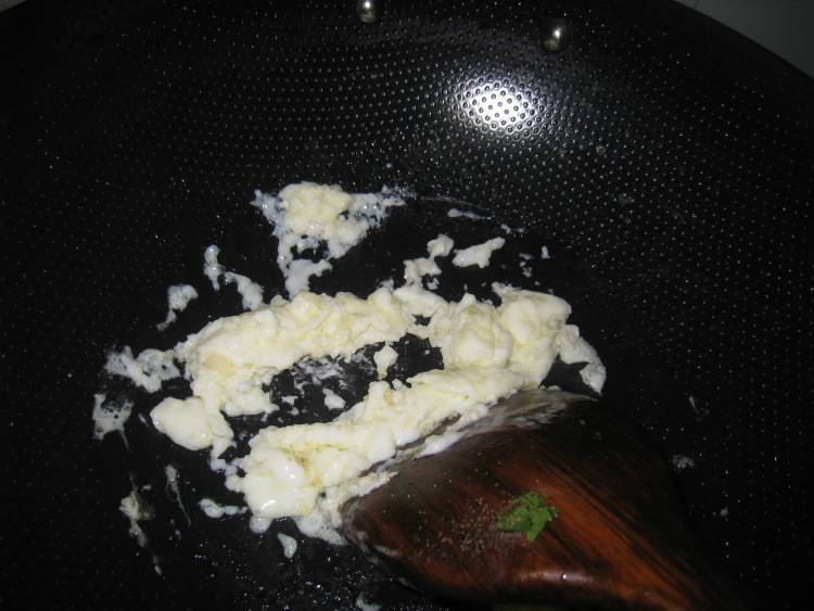 三文鱼蛋白炒饭步骤2