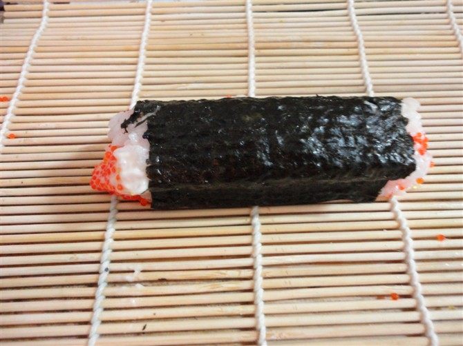 三文鱼.蟹籽寿司步骤7