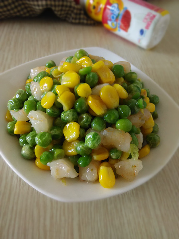 炒豌豆玉米粒虾仁步骤12