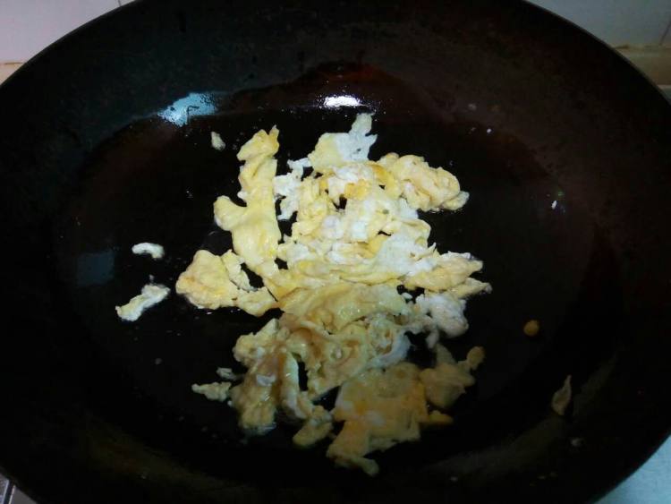 海鲜青菜鸡蛋酱步骤1
