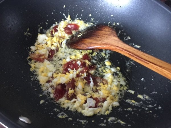 腊味紫菜炒饭步骤5