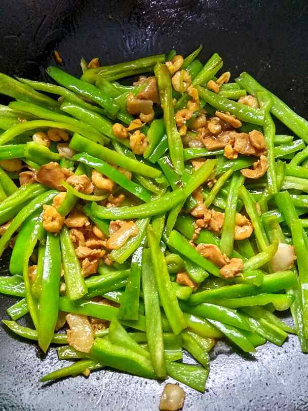 鲜虾瘦肉炒青椒步骤9