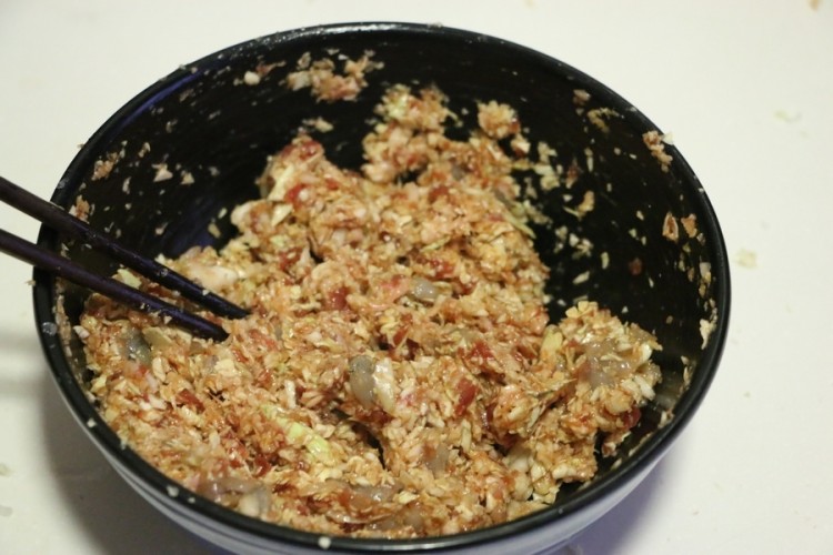 鲜肉虾仁馄饨步骤6