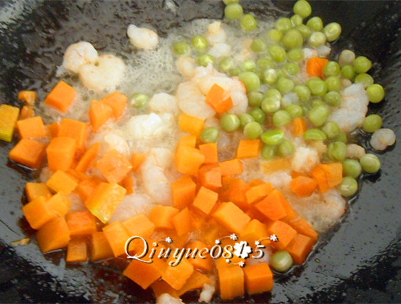 蔬菜虾仁炒蛋#本味家步骤5