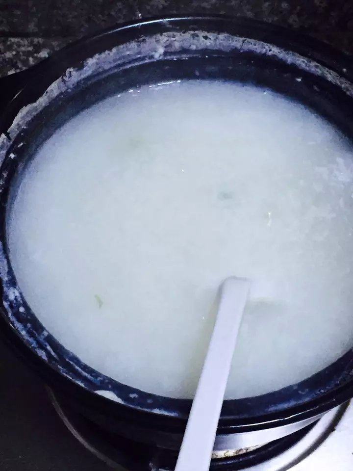 虾仁肉泥粥步骤1