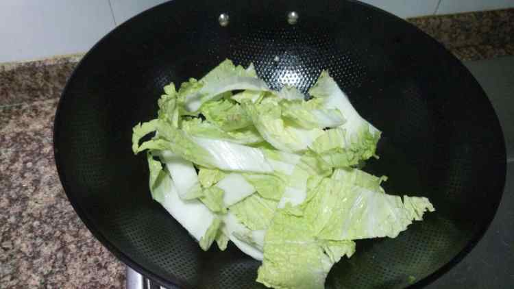 白菜炒虾仁步骤5