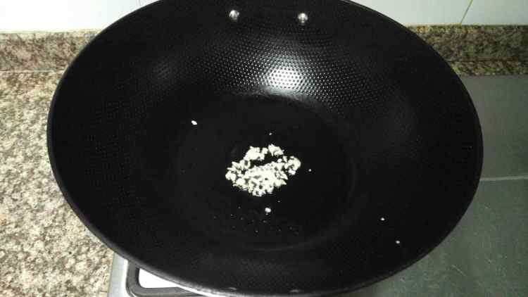 白菜炒虾仁步骤4