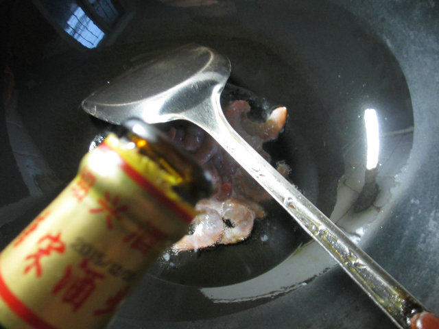 黑木耳虾仁炒青菜步骤2