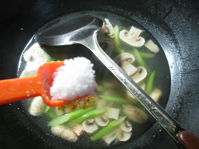 虾仁芦笋蘑菇羹步骤9
