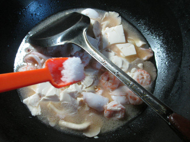 海鲜秀珍菇豆腐步骤7