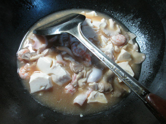 海鲜秀珍菇豆腐步骤8