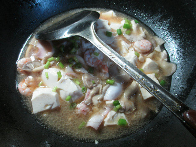 海鲜秀珍菇豆腐步骤9