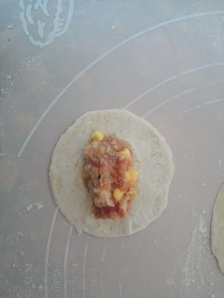 虾肉玉米饺子步骤6