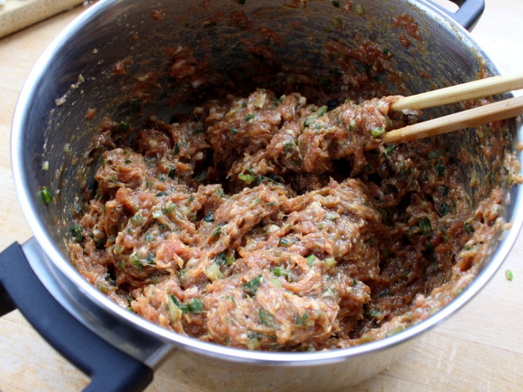 猪肉白菜虾仁煎饺步骤4