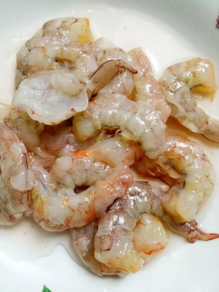 黄瓜木耳炒虾仁步骤3